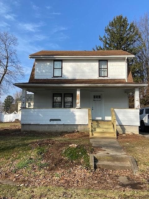 1st image of 1088 Pickford Ave