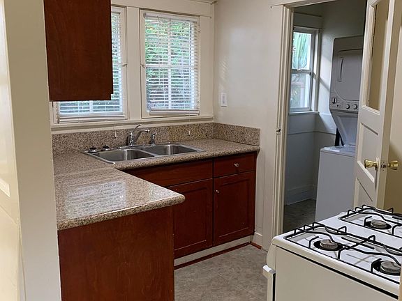 3rd image of 1125 E Harvard St APT B