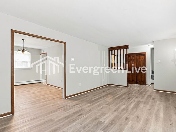 5th image of 206 Baltimore Ave