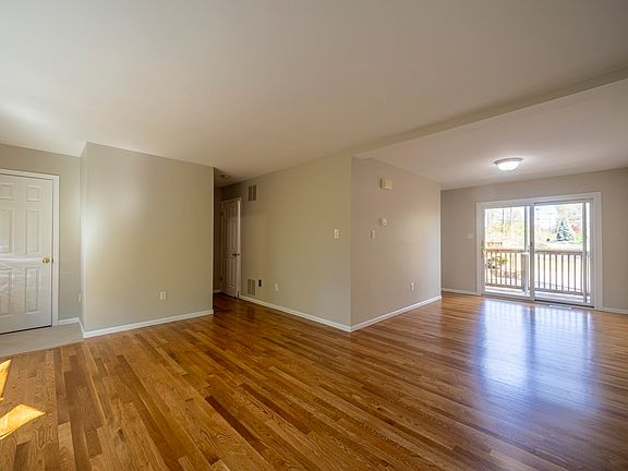 5th image of 357 Boylston St APT 3