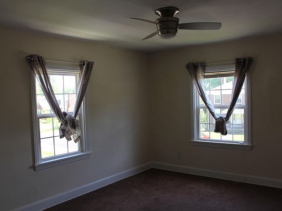 3rd image of 2121 Gladstone Ave APT B