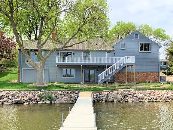 2nd image of 627 Shoreacres Dr