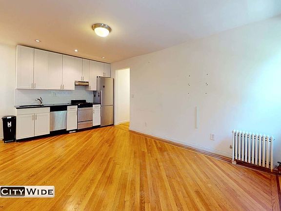2nd image of 30 Charlton St APT 2N