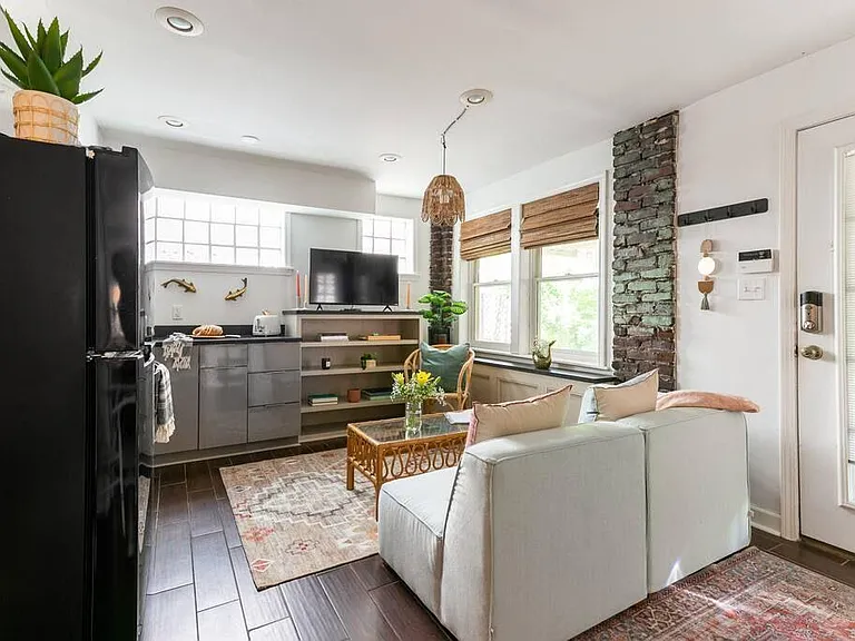 1112 Austin Ave NE #B — Photo 13