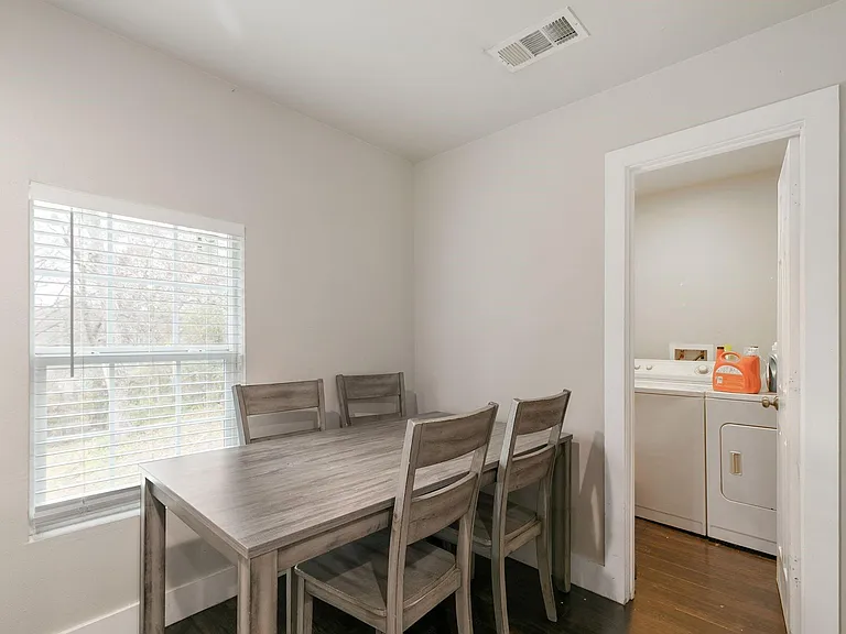 1506 E Waco Ave — Photo 12