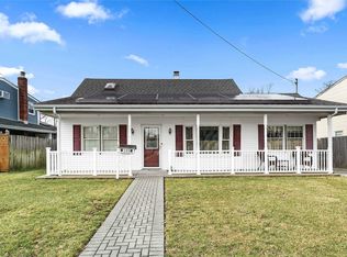 135 Arlyn Dr W, Massapequa, NY 11758