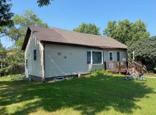 824 S 11th St, Aberdeen, SD 57401