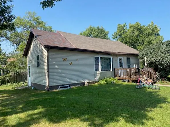 824 S 11th St, Aberdeen, SD 57401