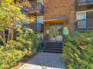 727 1st Ave NW #203, Calgary, AB T2N0A2