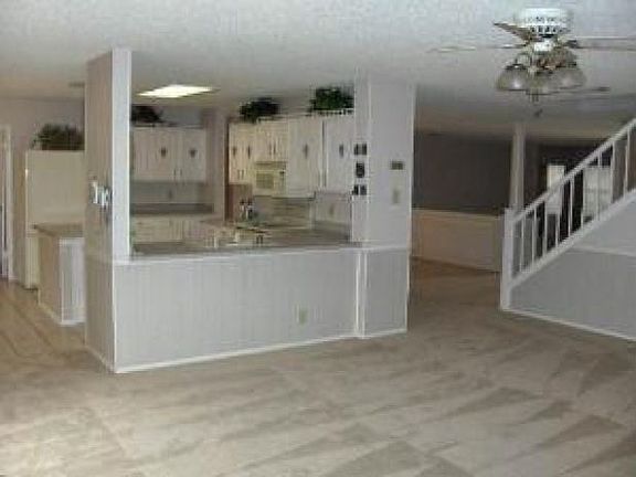 4th image of 11526 Montauk
