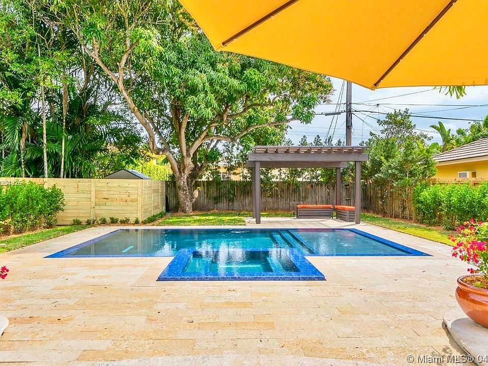 1st image of 4327 Royal Palm Ave