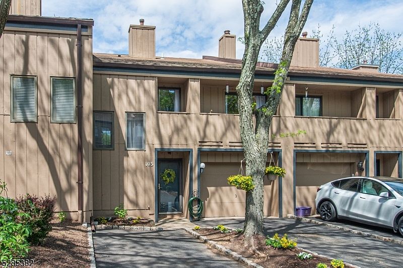 1st image of 103 Stephanie Dr #103