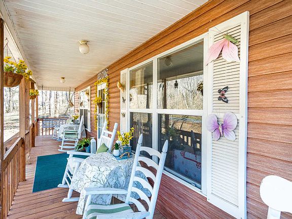 4th image of 404 Green Brook Cir