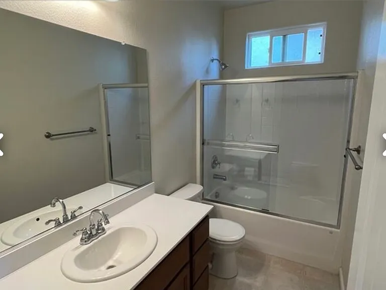 1476 Dynes St — Photo 13