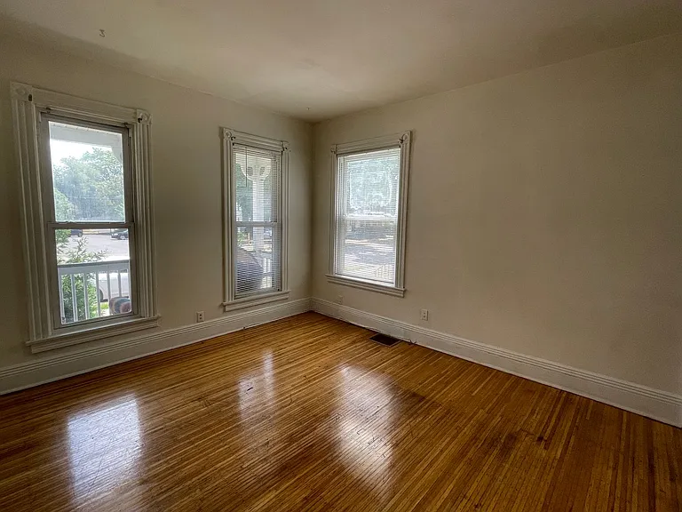 385 Meigs Street — Photo 2