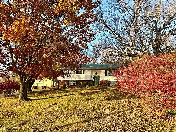 3rd image of 46580 Township Road 479