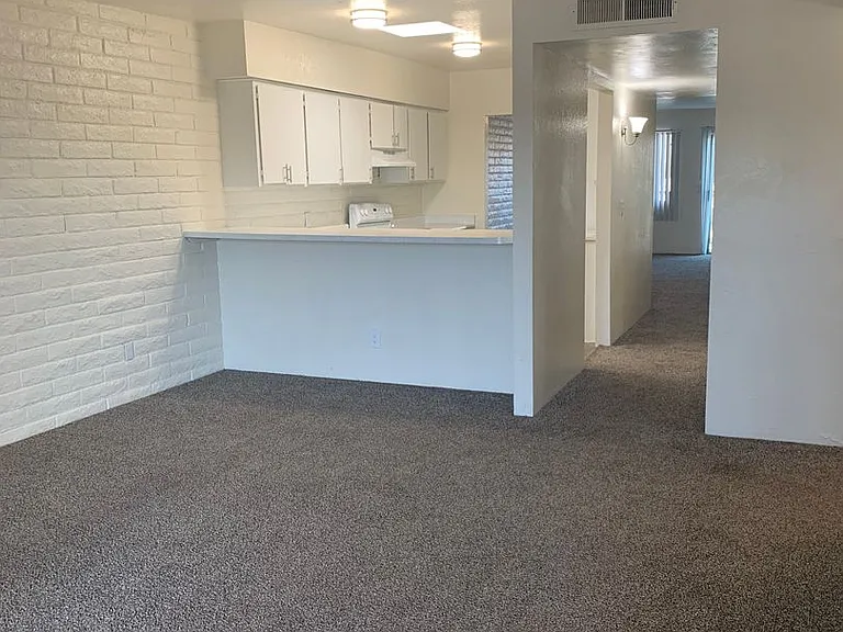 Taylor Heights Apartments — Photo 37