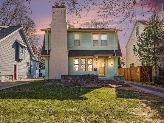 913 Irving Ave, Royal Oak, MI 48067