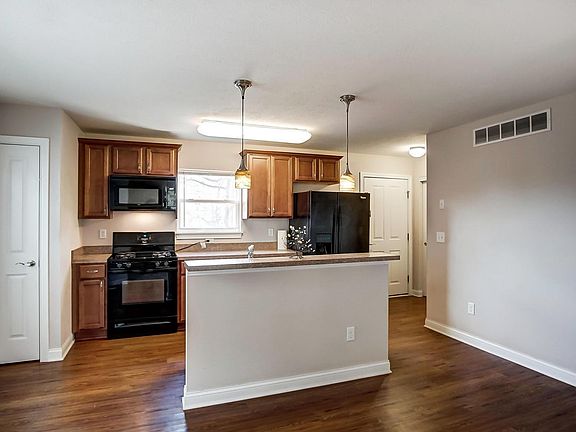5th image of 815 Heyl Ave