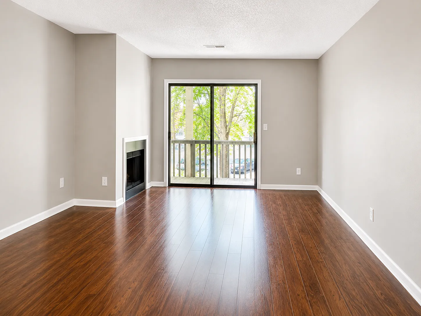 1 bed, 783 sqft, $1,049 — Photo 1