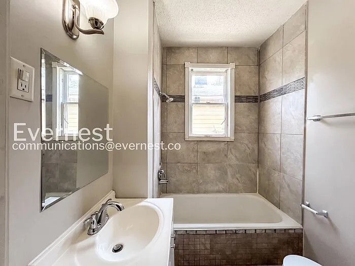 2984 Waverly Ave — Photo 13
