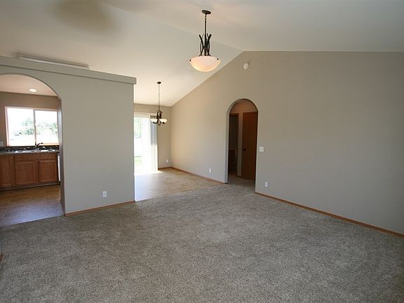 3rd image of 2540 E Bremington St