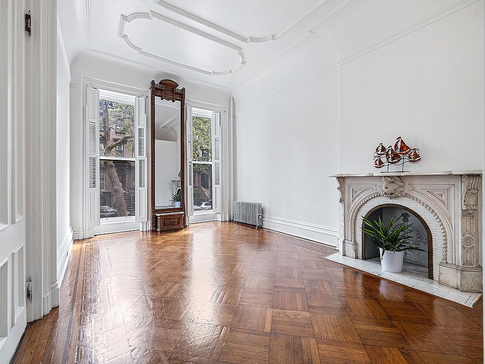1st image of 418 Grand Ave APT 2