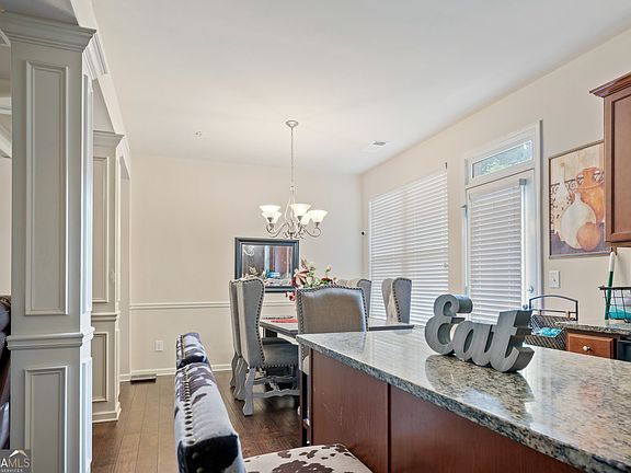 4th image of 3487 Desoto Rd