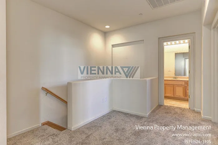 1003 Ferry Cir — Photo 15