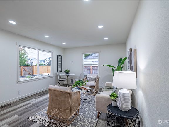 5th image of 4809 S Pine Street