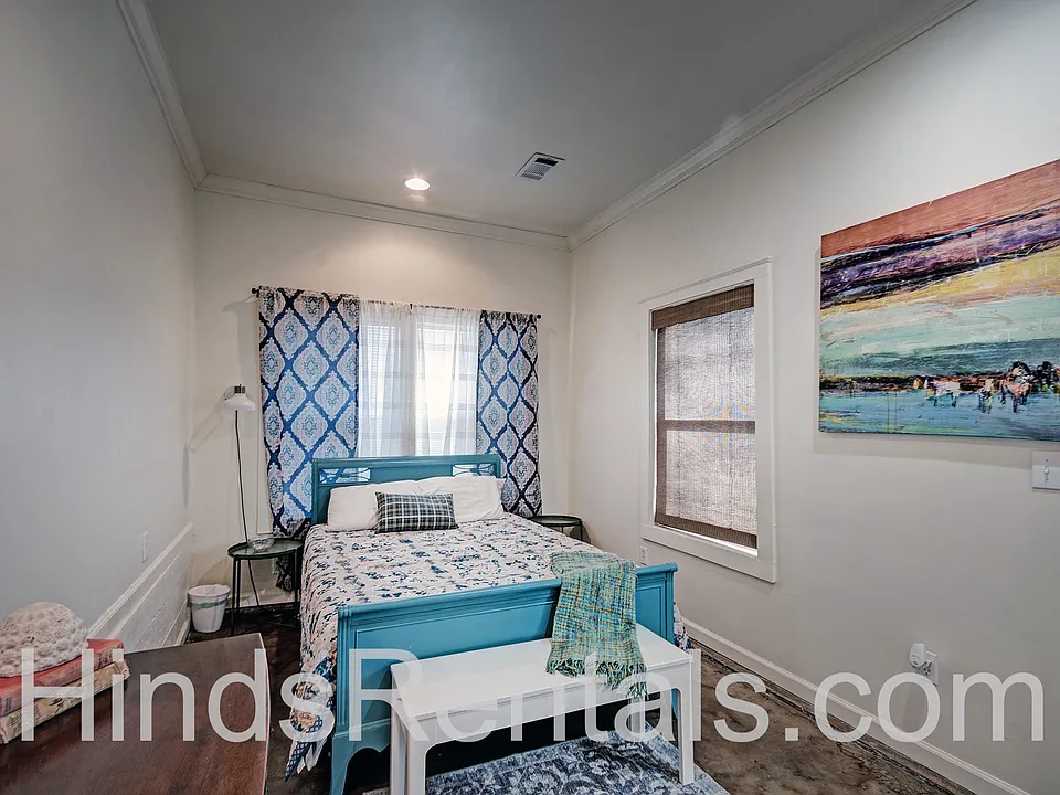 1142B Saint Ann St
