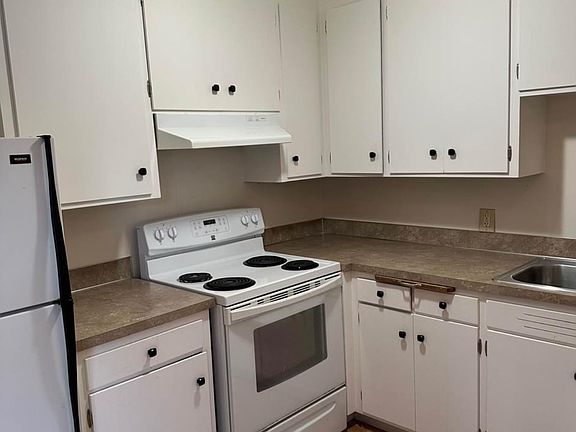 3rd image of 19614 69th Pl W APT 4