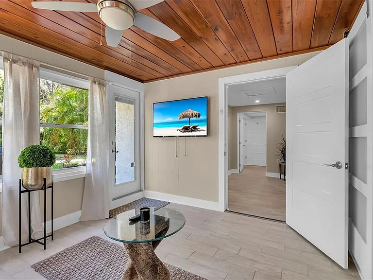 510 N Osprey Ave — Photo 35
