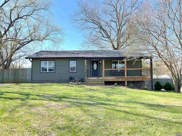 509 Park St, Oskaloosa, KS 66066