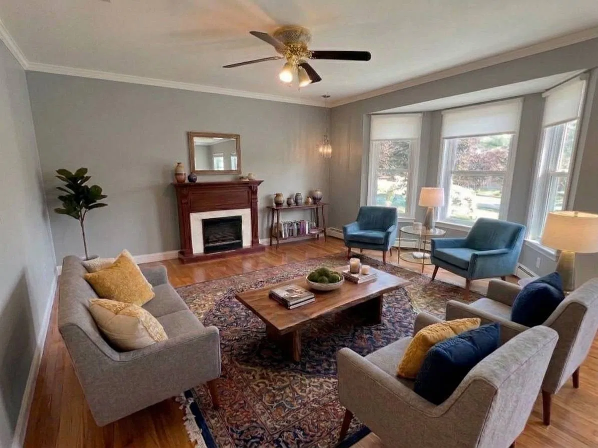 5 bed, 2.5 bath, 3000 sqft, $4,100 — Photo 2