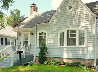 907 W Galena Blvd, Aurora, IL 60506