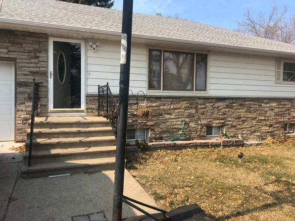 302 S 4th St, New Salem, ND 58563