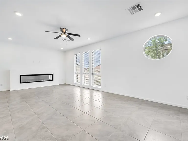 7754 Misty Oaks Ave — Photo 10