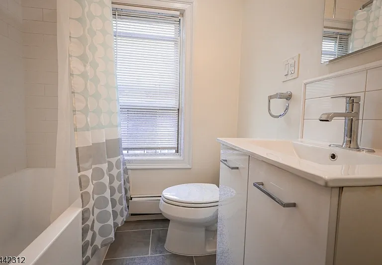 17 Hazelwood Ave — Photo 9