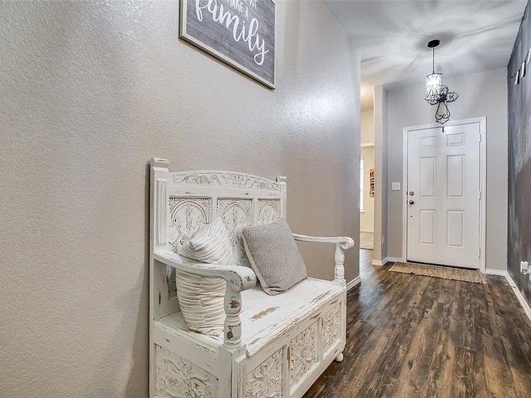 2151 Lost Timbers Dr — Photo 6