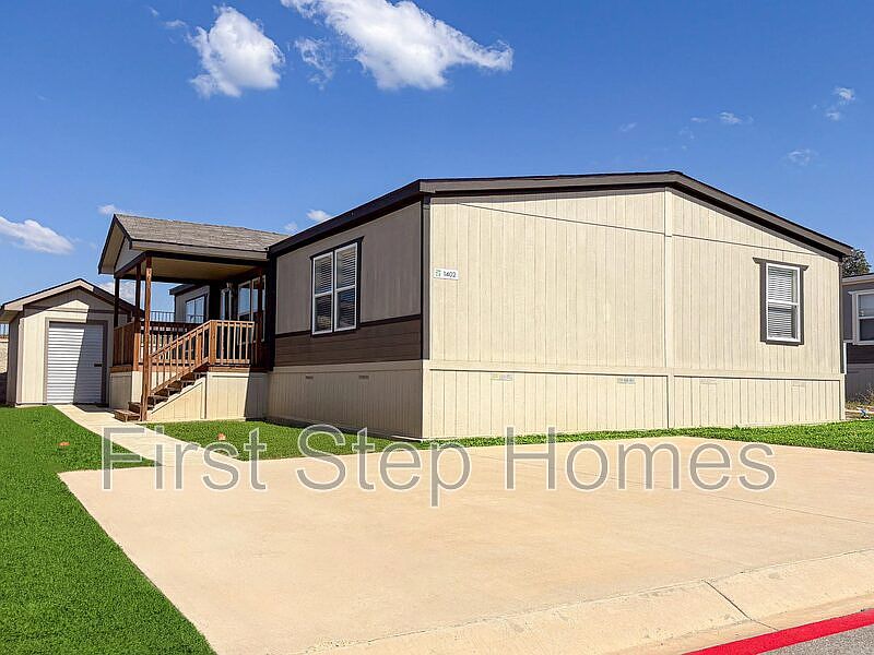 1st image of 1402 Cotopaxi St