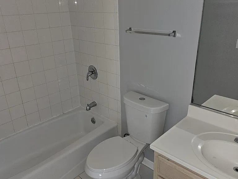 7325 Oakwood Ave #1B — Photo 11