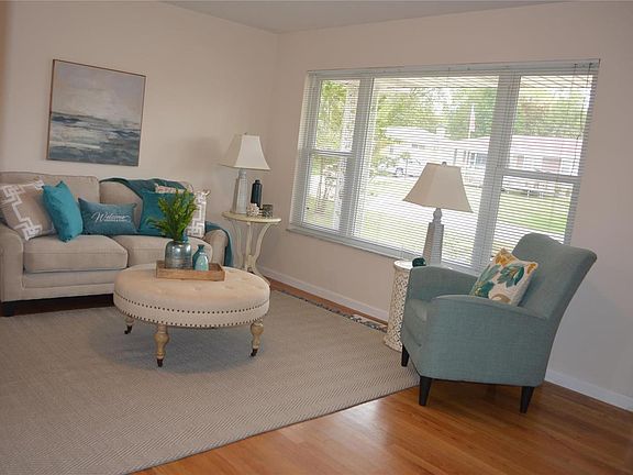 4th image of 1018 Camelot Gardens Dr