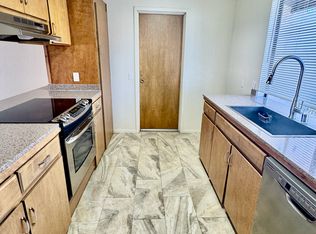 16377 Wato Rd APT 3, Apple Valley, CA 92307