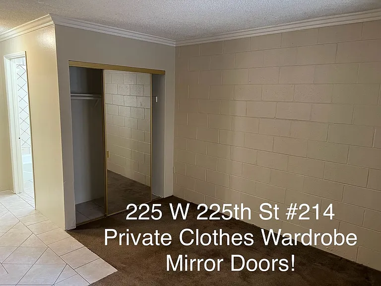 225 W 6th St #214 — Photo 5
