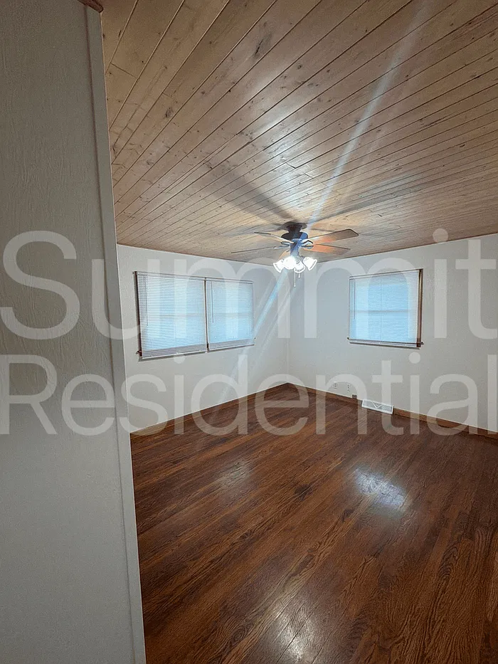 3 bed, 1.0 bath, 1072 sqft, $1,495 — Photo 4