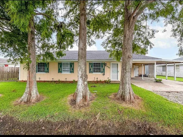 224 Half Oak Dr, Thibodaux, LA 70301