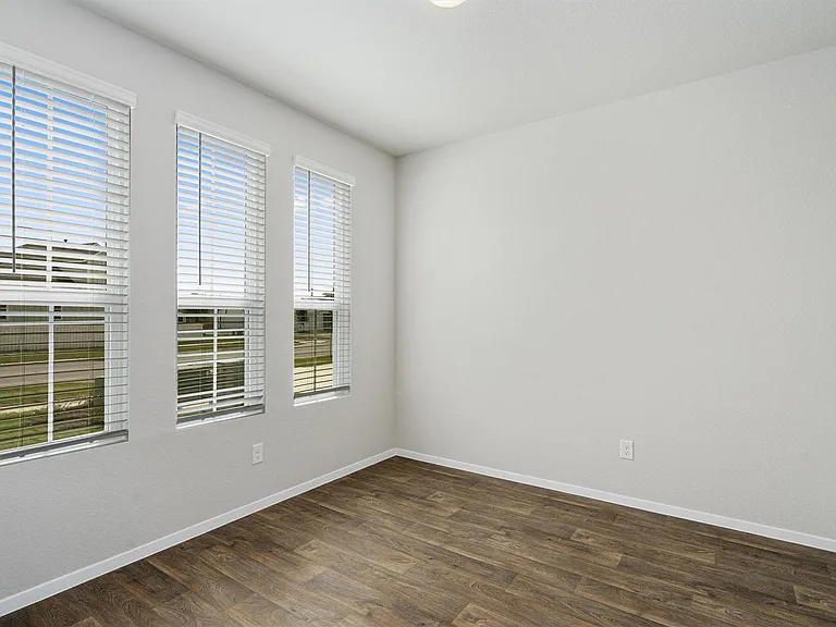 621 Running Creek Dr — Photo 4