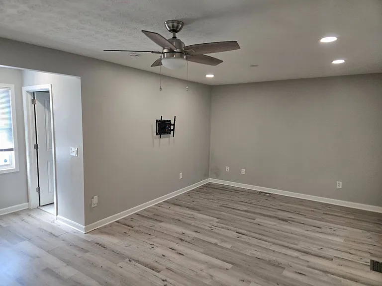 2723 Priscilla Ave — Photo 24
