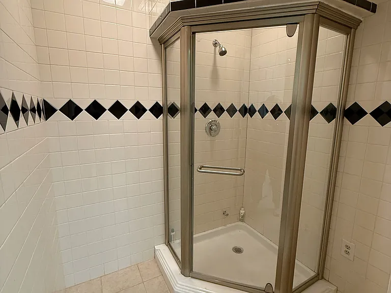 1230 Woodland Dr #115 — Photo 13